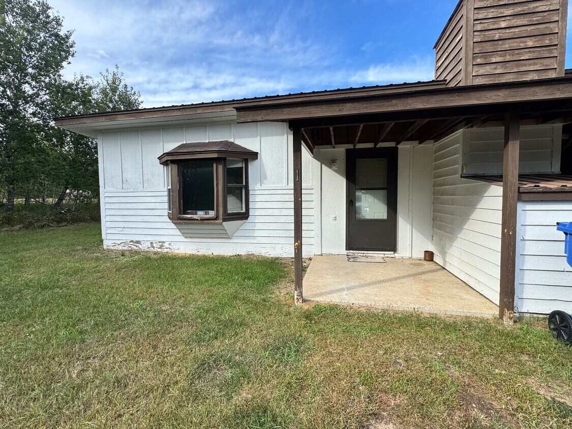 Foto principal - 4549 Jackpine Rd NW