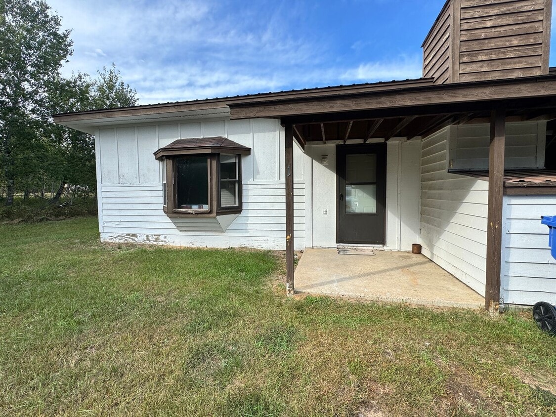 Primary Photo - 4549 Jackpine Rd NW