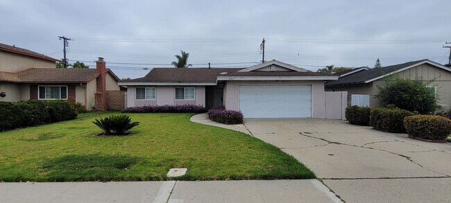 Building Photo - Oxnard - 4+2 Single Family Home w/ 2-Car g...