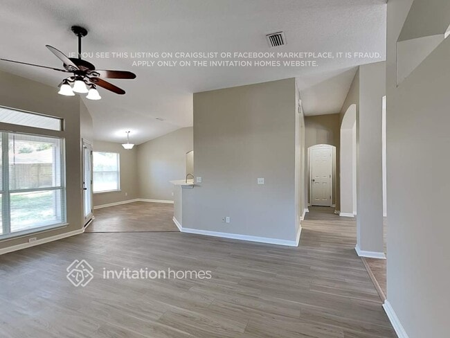 Building Photo - 5407 Vivera Ln