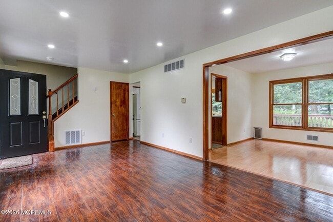 Building Photo - 195 Edgemere Ct
