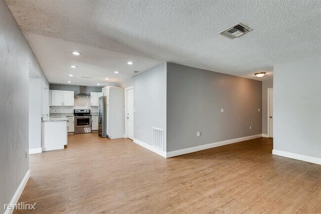 Building Photo - 3 br, 2 bath House - 6276 102nd Terrace No...
