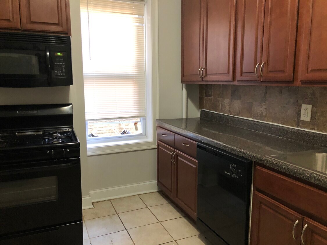 384 Baldwin Ave Unit 5E, Jersey City, NJ 07306 Condo for Rent in