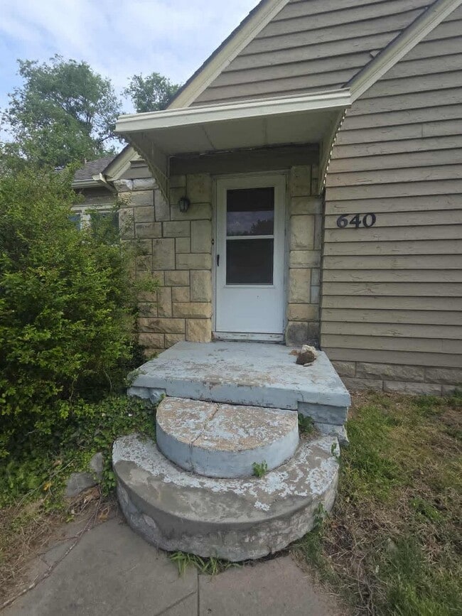 Building Photo - Spacious home for rent!