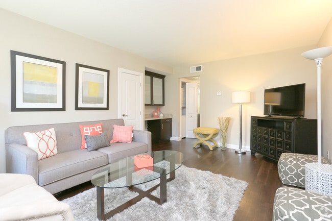 1BR 1BA-684 Sq Ft-The Madrid - Montecito Villas