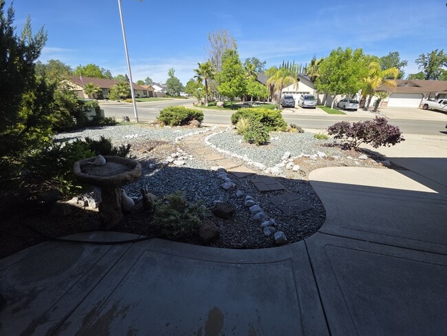 Building Photo - 3179 Sunglow Dr