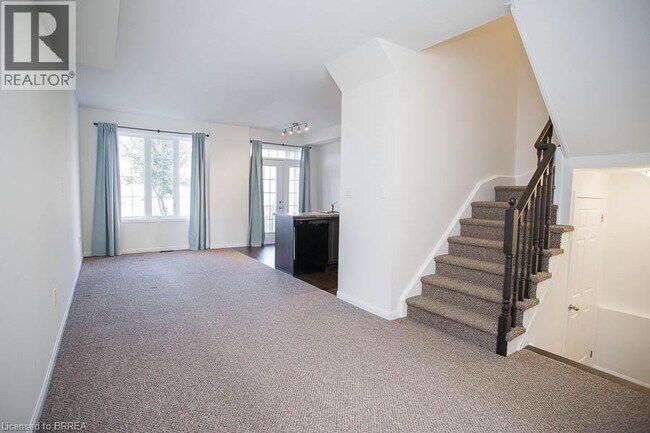 Photo du bâtiment - 21 Diana Ave