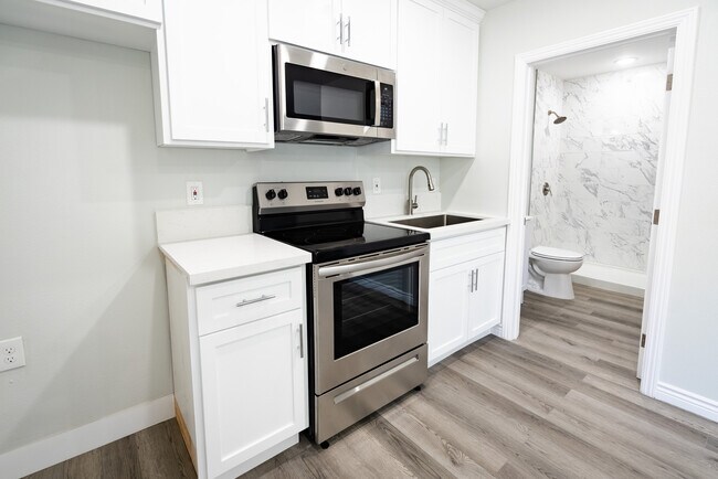 Building Photo - 4236 W 129th St