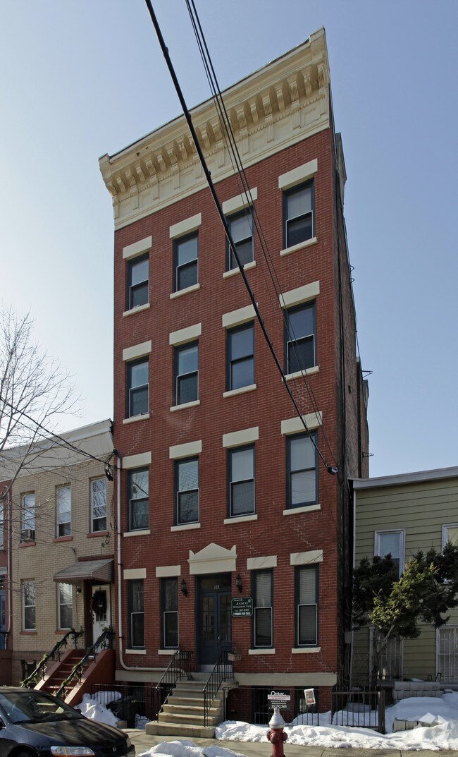 Primary Photo - 109 Erie St