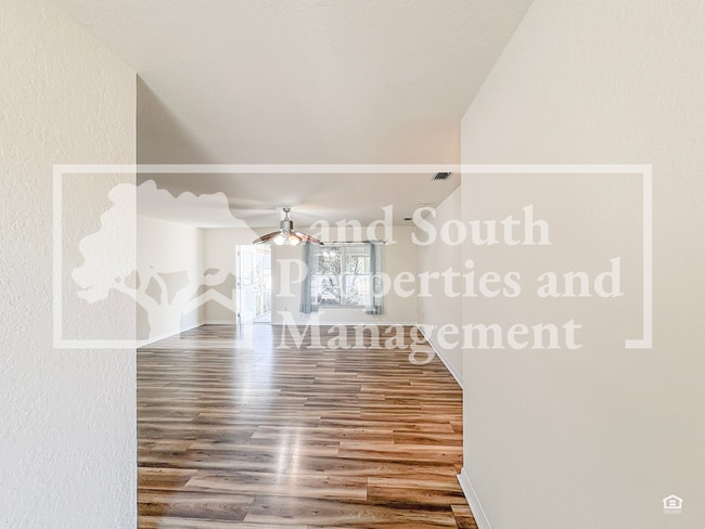 Foto del edificio - 8755 Fort Socrum Village Way