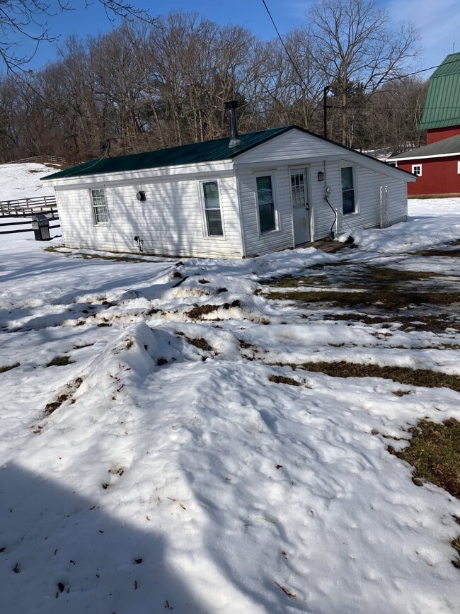 Building Photo - 5860 Havens Rd