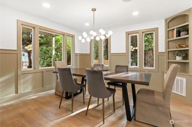 Building Photo - 11025 17th Ave NE