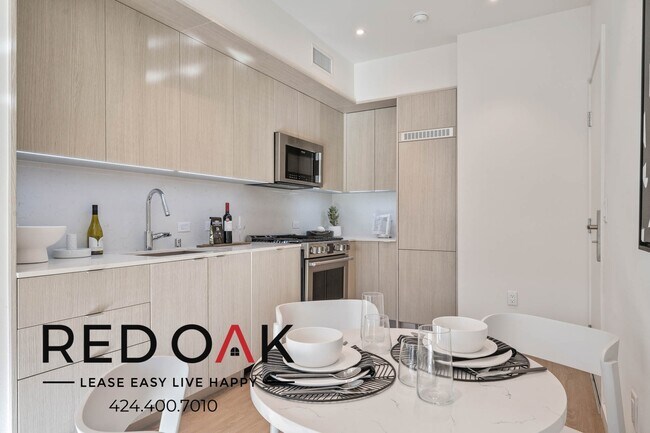 Building Photo - ~10 Weeks FREE~ Glorious, Fully Furnished ...