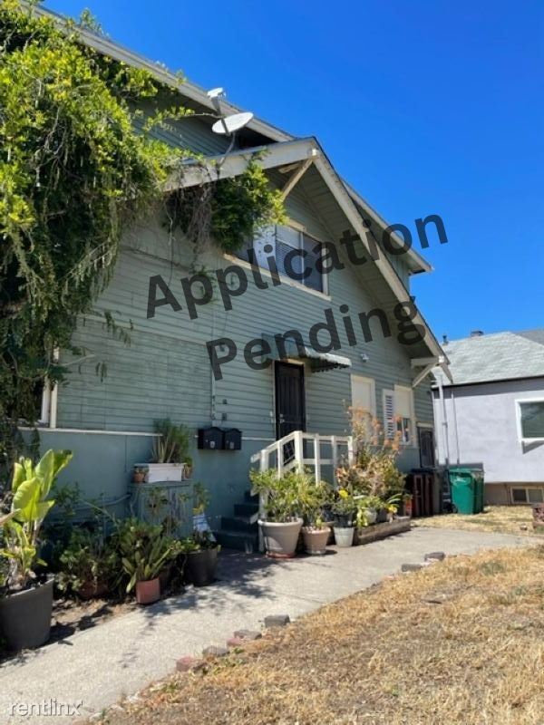 1 br, 1 bath Triplex 776 44th St A Condo for Rent in Oakland, CA