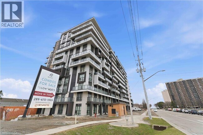 Building Photo - 461 Green Rd