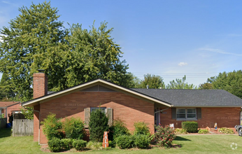 Building Photo - 3426 Chickasaw Dr