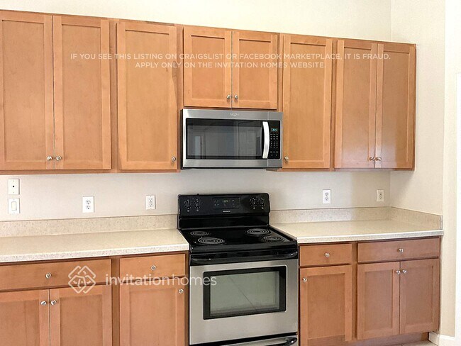 Foto del edificio - 686 Ballon Terrace SE