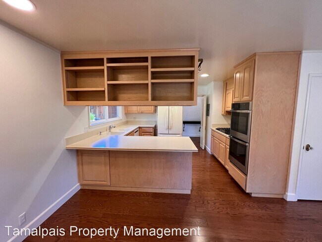Building Photo - 4 br, 2 bath House - 408 Hilary Drive