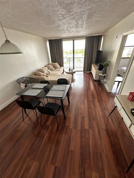 Foto del edificio - 1470 NE 123rd St