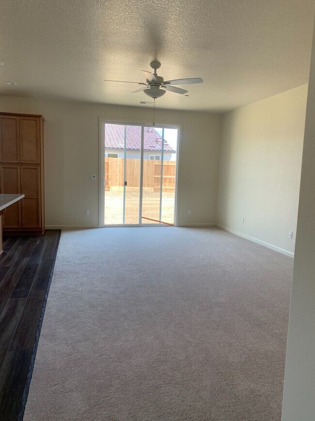 Foto del edificio - Spacious & Stylish 3 Bed, 2 Bath Home  Des...
