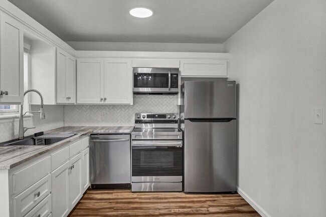 Foto del edificio - 5831 E 35th St