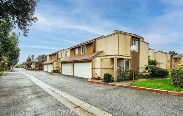 Building Photo - 12828 Ramona Blvd