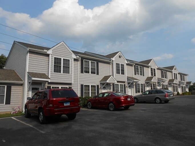 Primary Photo - 150 Mohican Ave