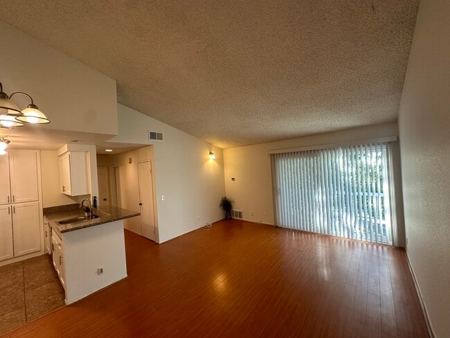 Building Photo - 8806 Chelmsford Way