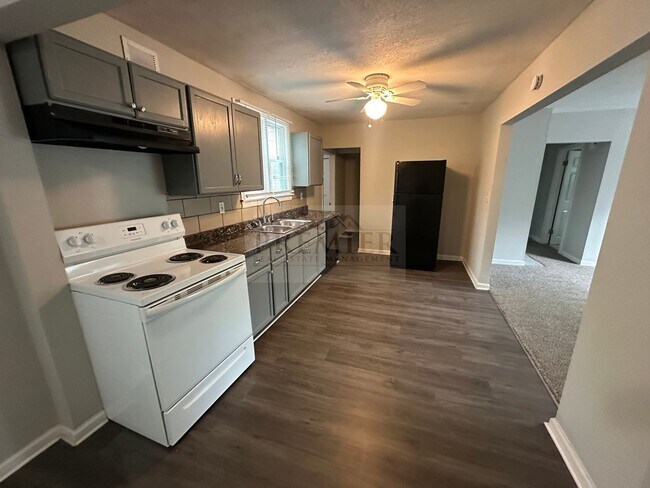 Foto del edificio - 3305 S Sterling Ave