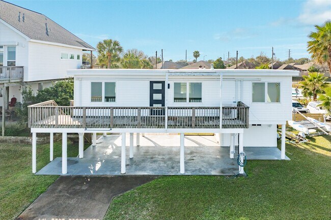 Foto del edificio - 7204 Avenue N 1/2 Rear