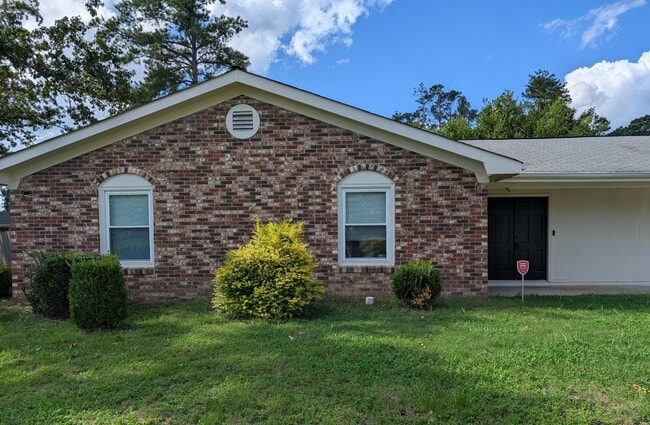 Building Photo - 221 Merrymont Dr