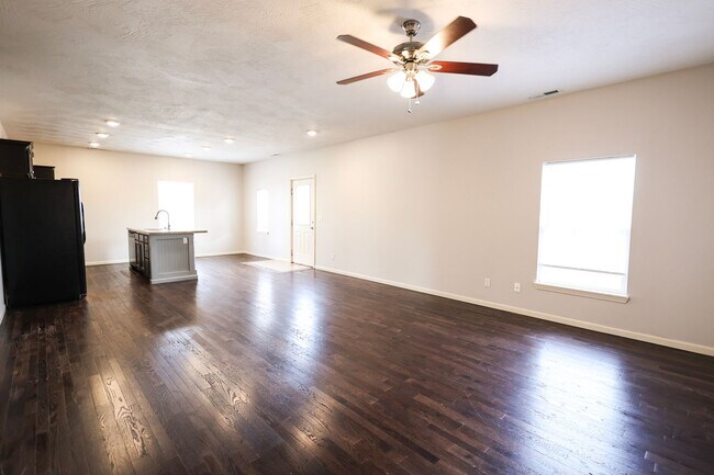 Foto del edificio - 414 E Harrison St