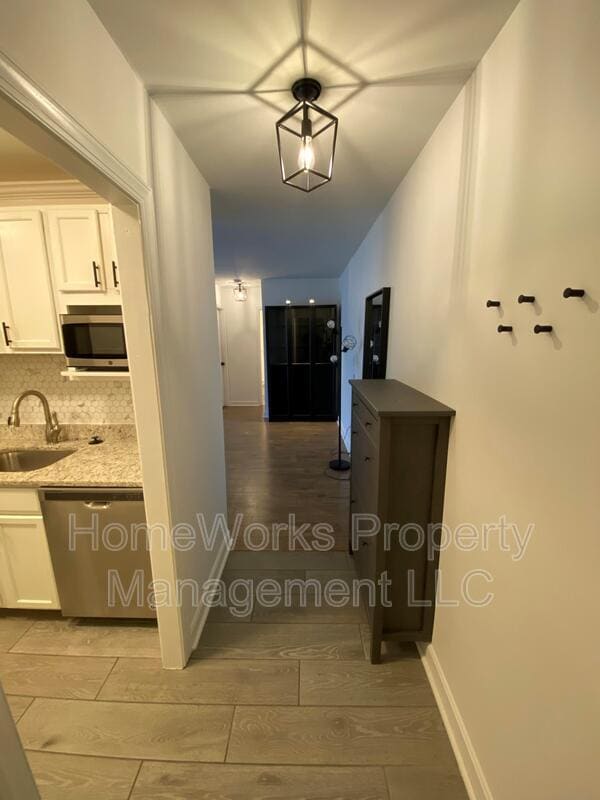 Building Photo - 10547 Twin Rivers Rd