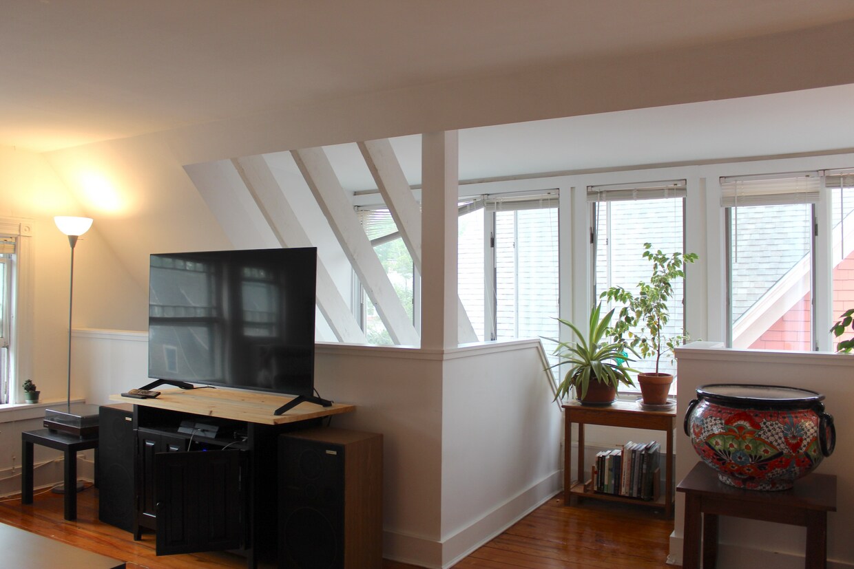 Foto principal - 110 Avon St