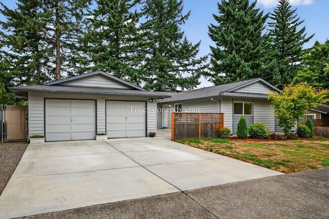 Foto del edificio - 119 SE Sweetbriar Ln