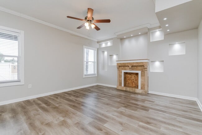 Building Photo - 477 Acacia Tree Way