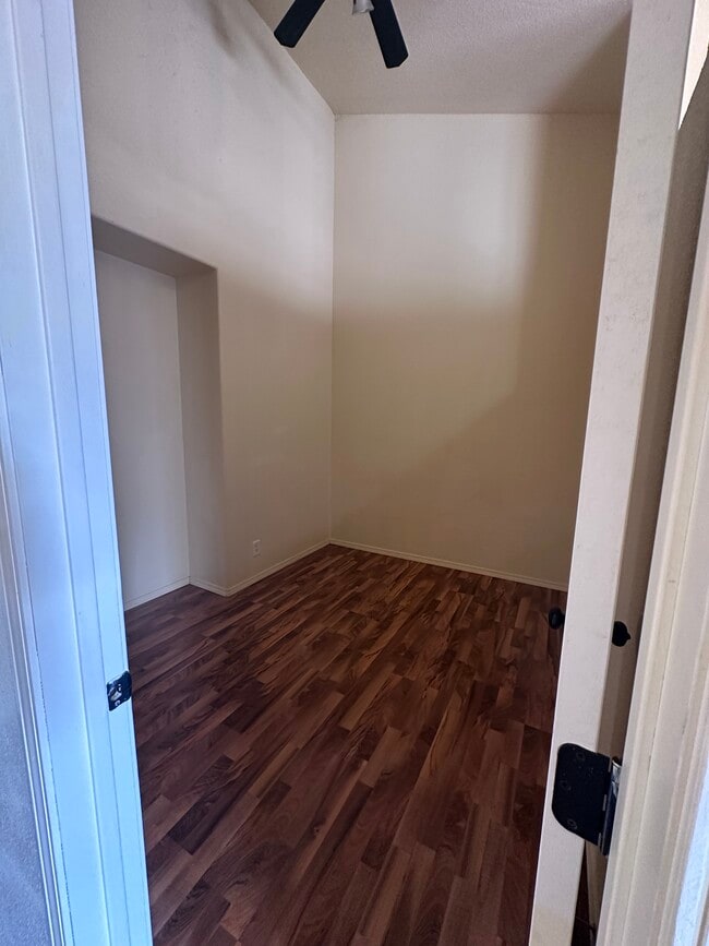 Building Photo - 4986 Raintree Cir