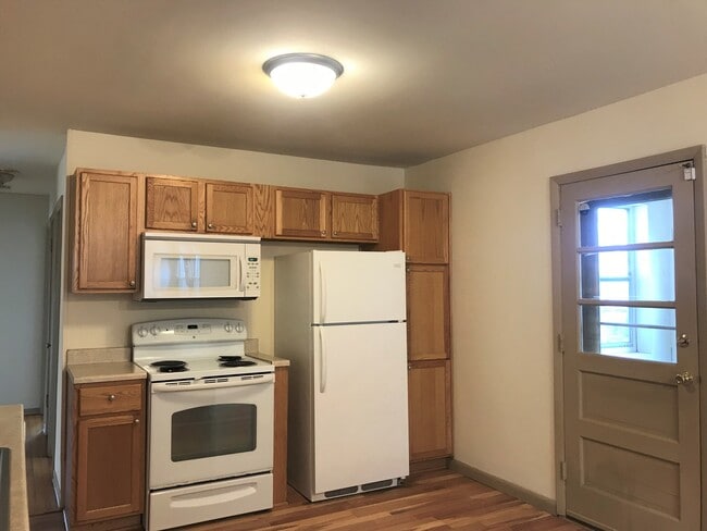 Foto del edificio - 1305 Temkin Ave
