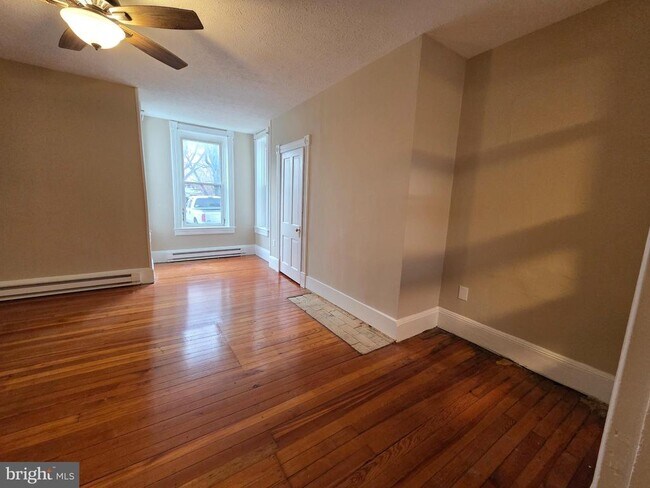 Building Photo - 378 National Ave