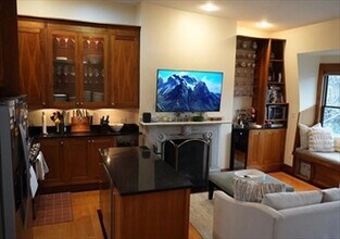 Building Photo - 11 Milford St