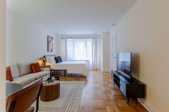 Building Photo - 30 Park Ave