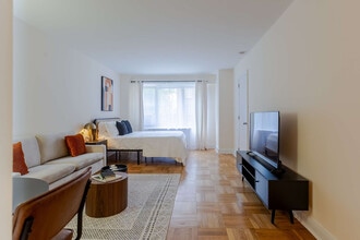 Building Photo - 30 Park Ave