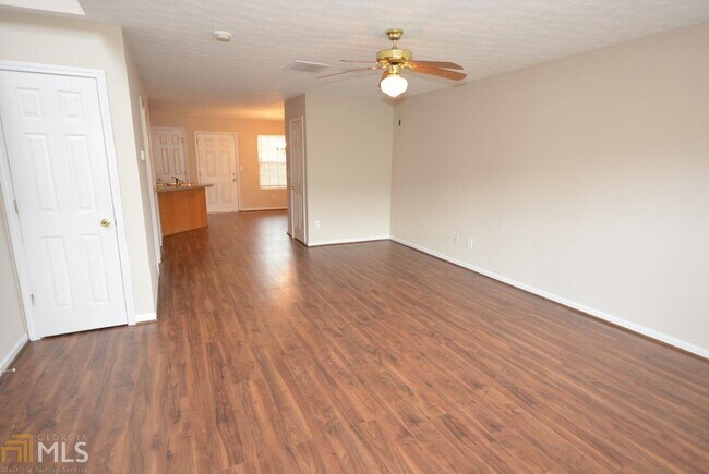 Building Photo - 1525 Eastern Sunrise Ln