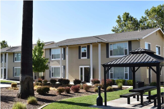 Foto del edificio - Mutual Housing on the Greenway
