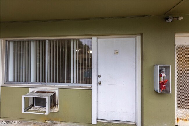 Foto del edificio - 1852 Golf View Ave