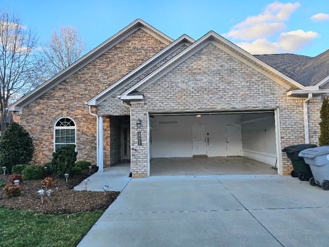 Foto del edificio - 261 Wrenwood Ct