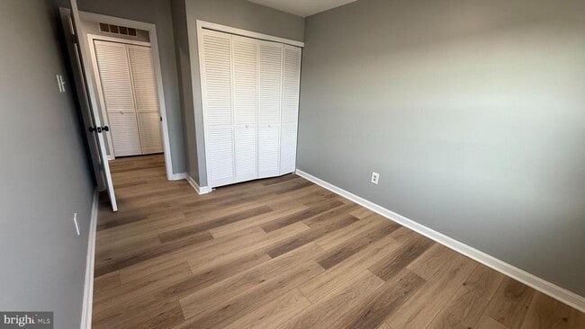 Building Photo - 28 Sandstone Ct