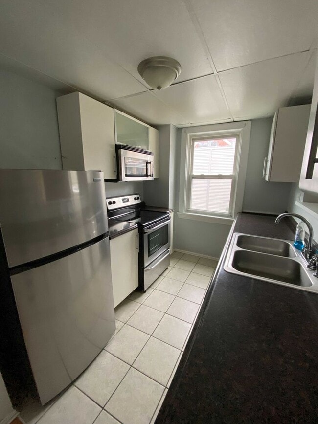 Building Photo - 2300 Arlington Ave