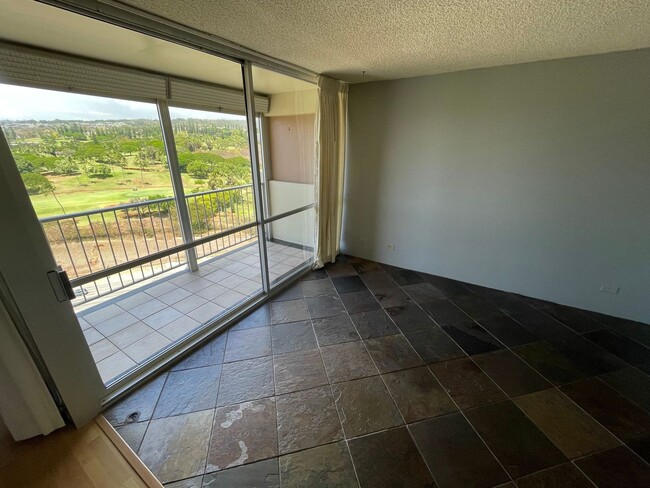Foto del edificio - Desirable Unit in Pearlridge, Aiea!