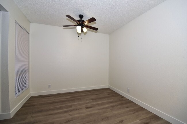 Building Photo - Charming  2 Bed 2 Bath Home at Desert Shores!
